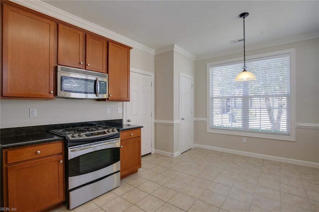 1328 Abelia Way Property Photo 7