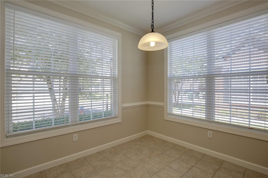 1328 Abelia Way Property Photo 8