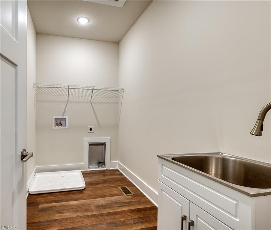 1212 Hitchens Ln Property Photo 15