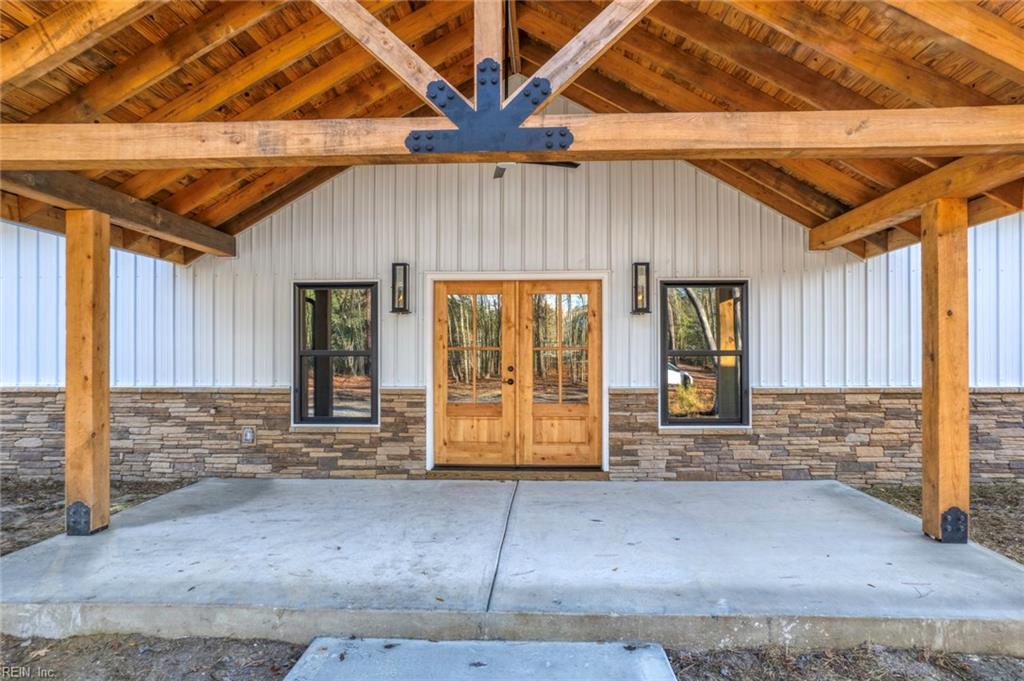 18101 Foxfire Trl Property Photo 2