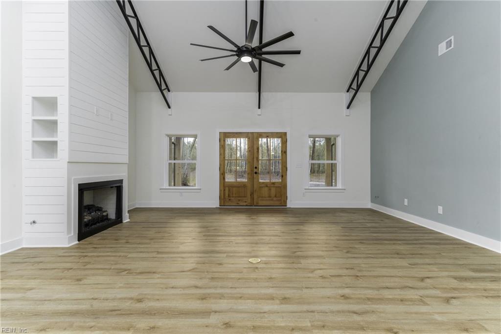 18101 Foxfire Trl Property Photo 3