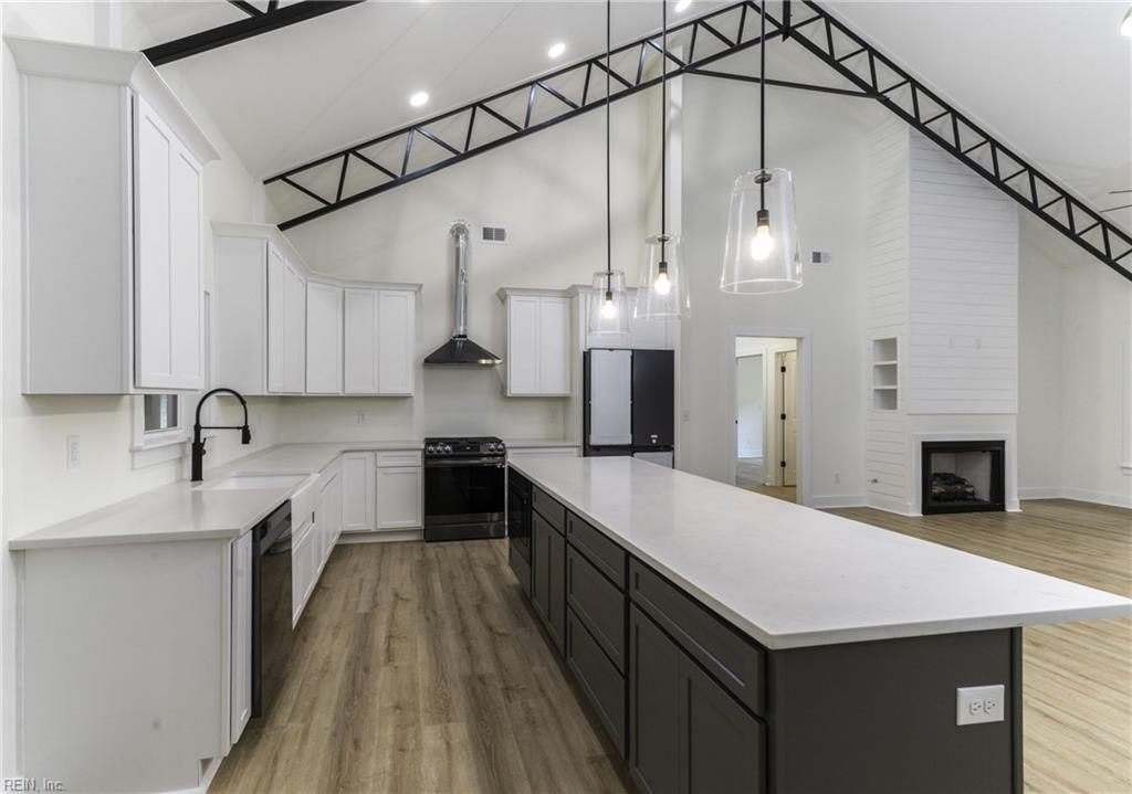 18101 Foxfire Trl Property Photo 5