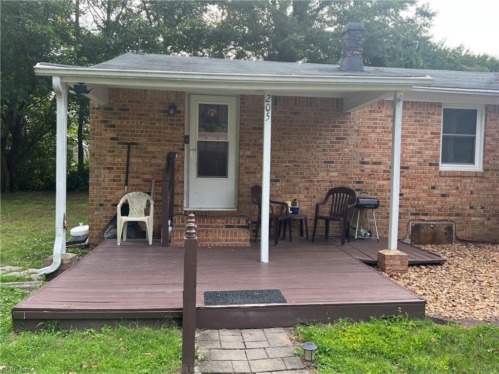 205 Country Club Rd Property Photo 12