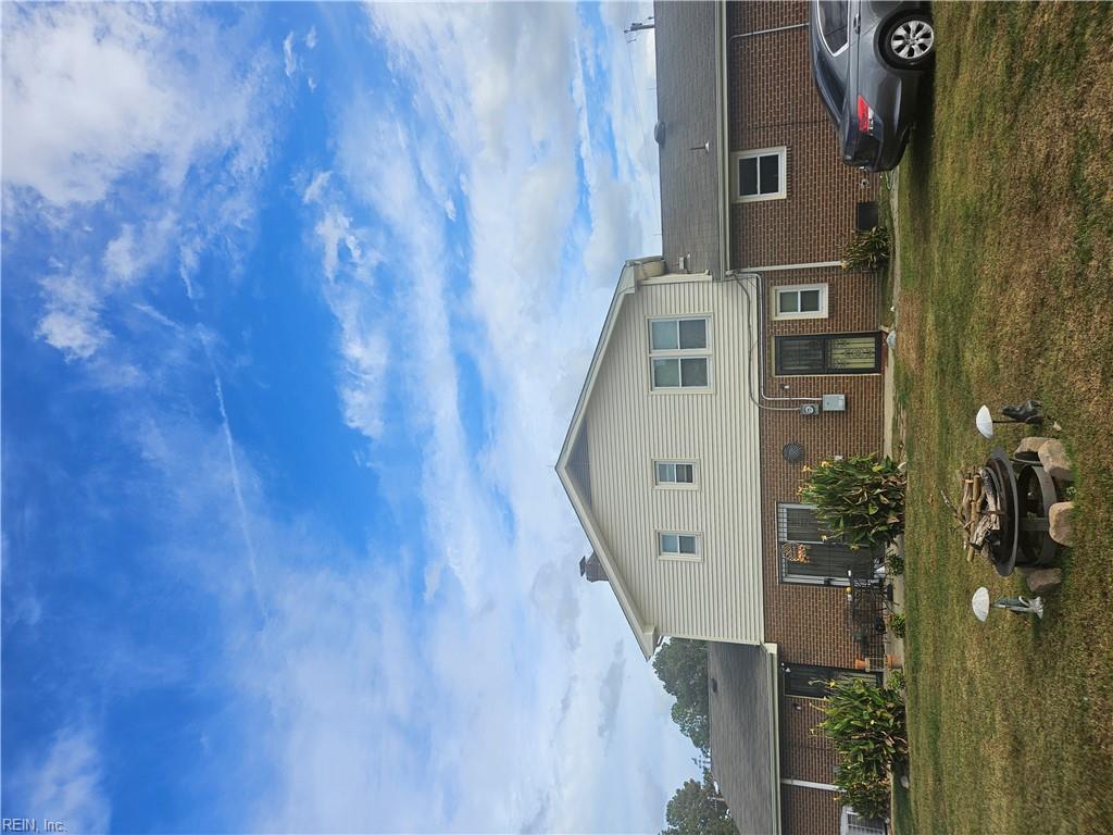 904 Flintfield Cres Property Photo 3