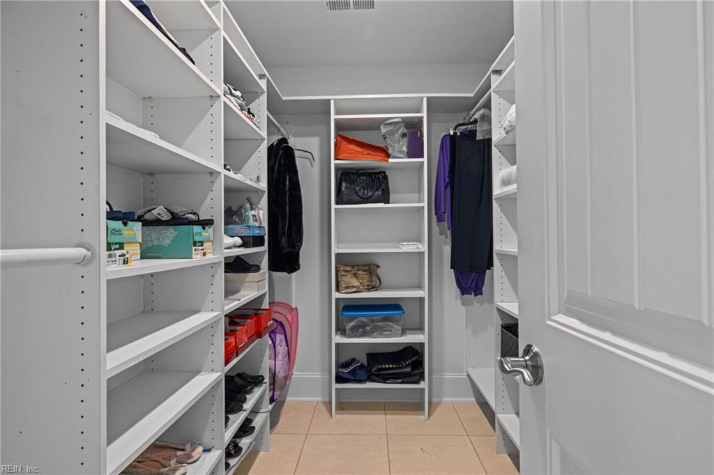700 Oriole Dr Property Photo 28