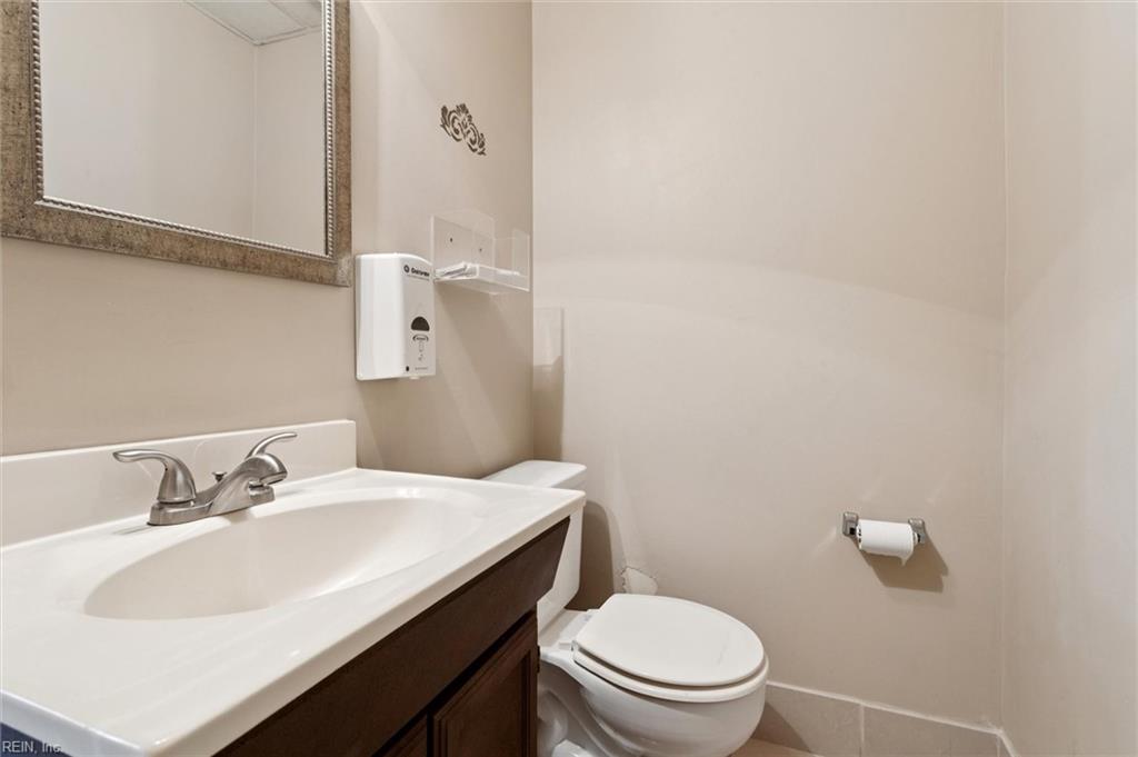 9916 Warwick Blvd Property Photo 17