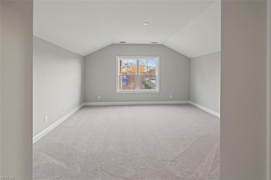 4611 Longleaf Pl Property Photo 14