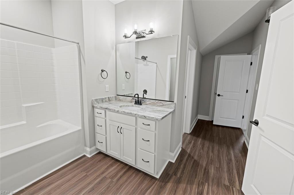 4611 Longleaf Pl Property Photo 16