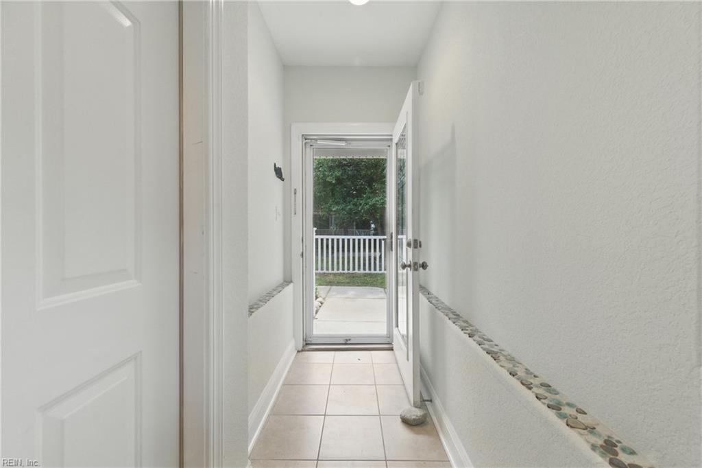1400 W Ocean View Ave Property Photo 7