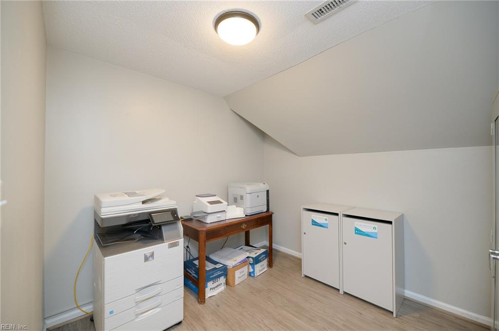 760 Mcguire Pl Property Photo 21