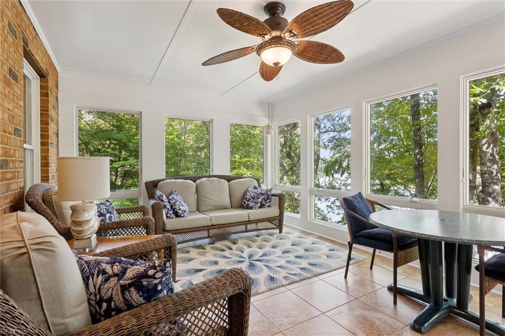 8038 Boxwood Ln Property Photo 17