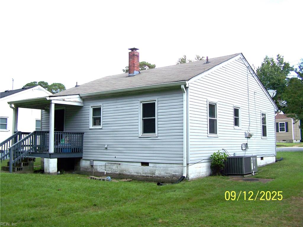 571 Laurel St Property Photo 5