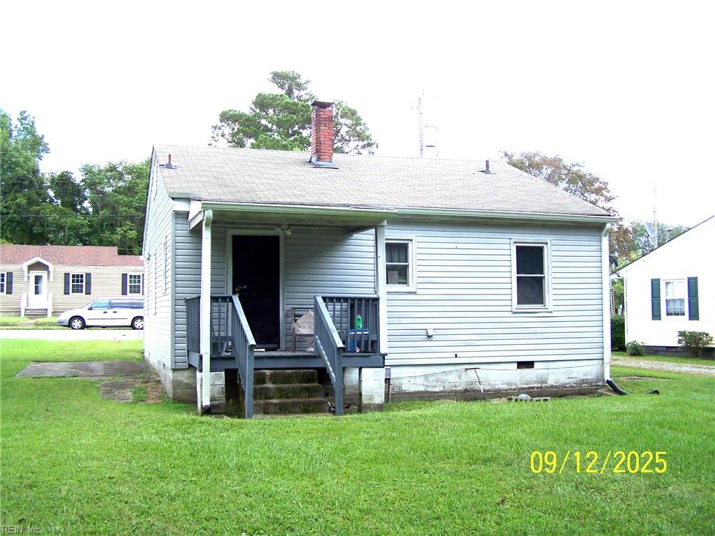 571 Laurel St Property Photo 6