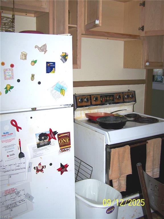 571 Laurel St Property Photo 10