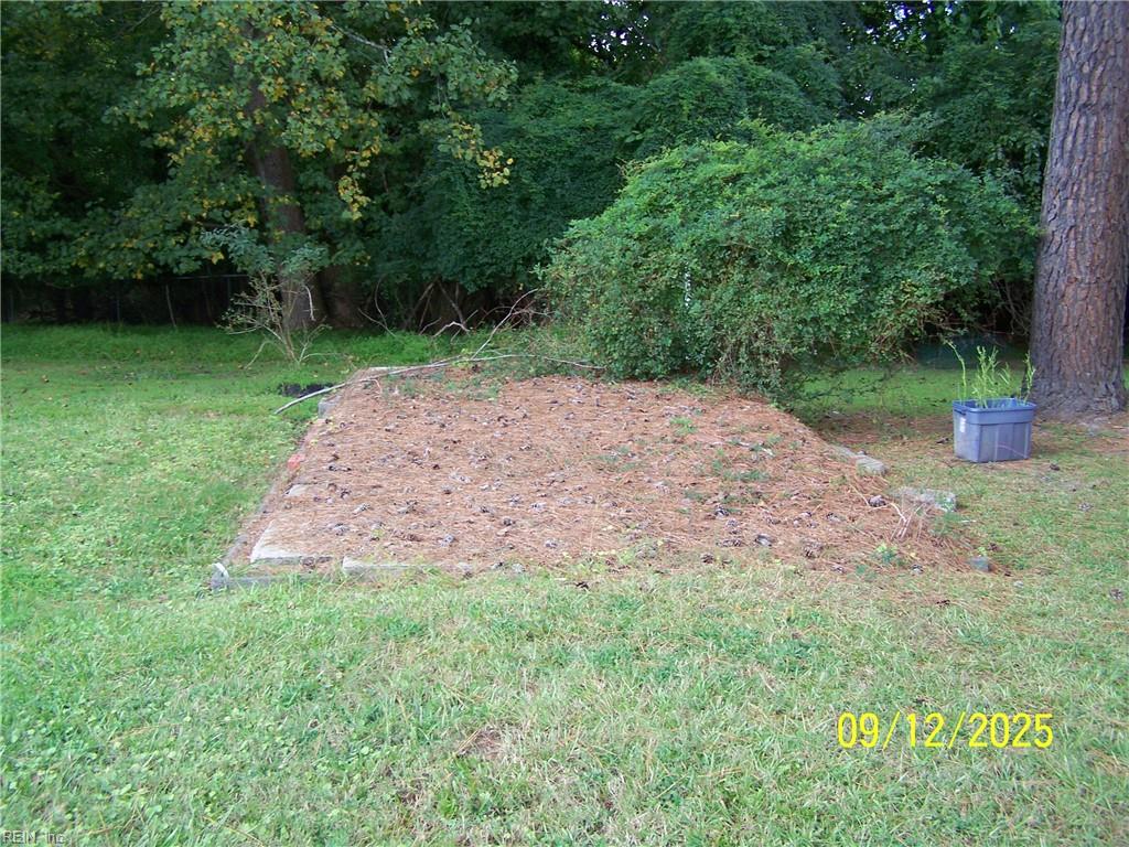 571 Laurel St Property Photo 15