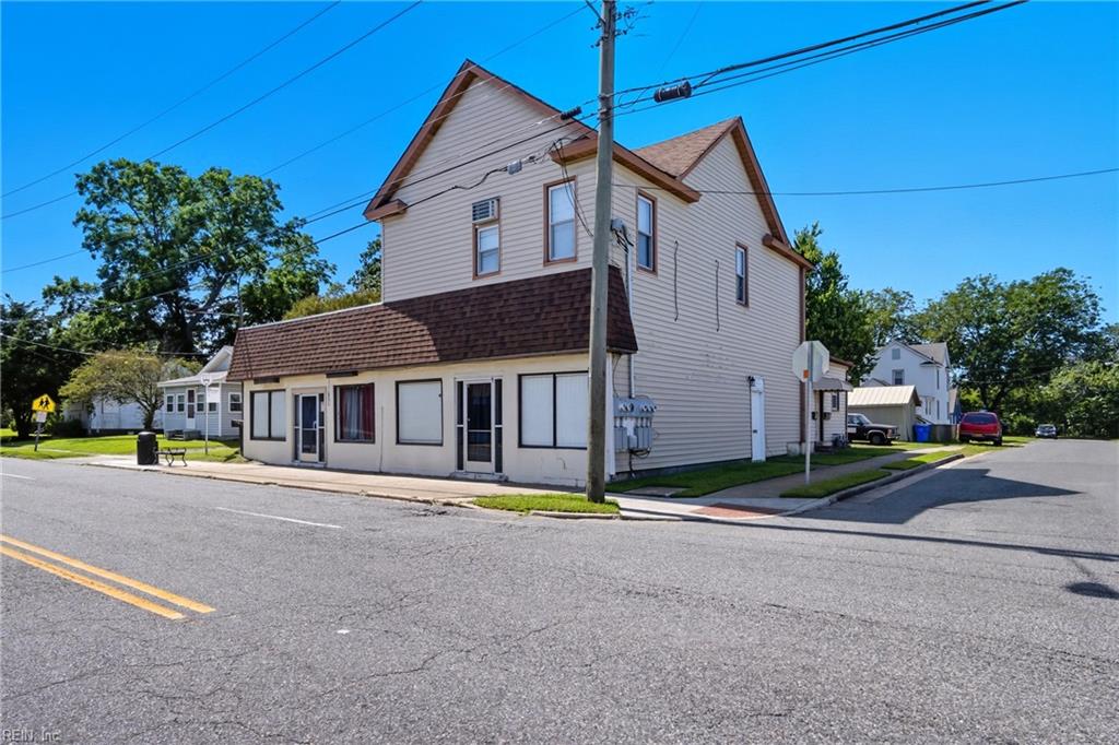 1300 Bainbridge Blvd Property Photo 3