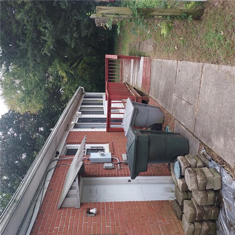 9 Julian Pl Property Photo 5