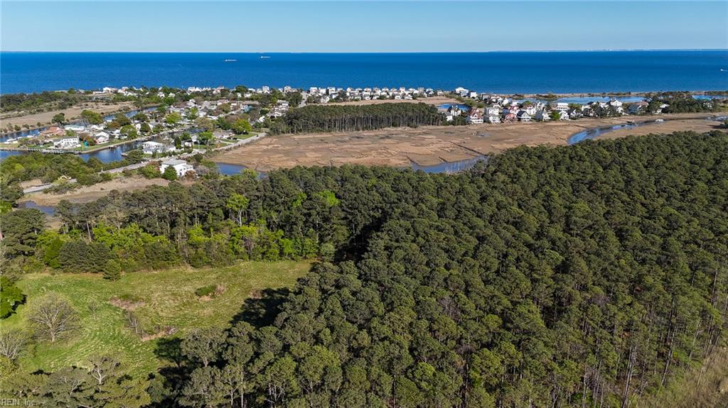 950 Beach Rd Property Photo 5
