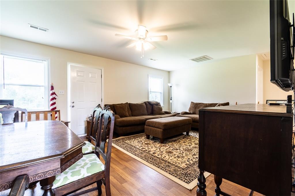 23114 Southampton Pw Property Photo 5