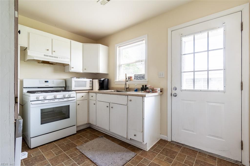 23114 Southampton Pw Property Photo 10