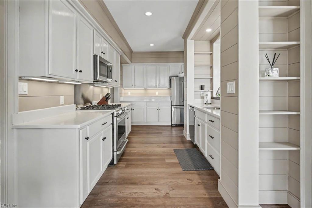 504 Airport Dr Property Photo 22