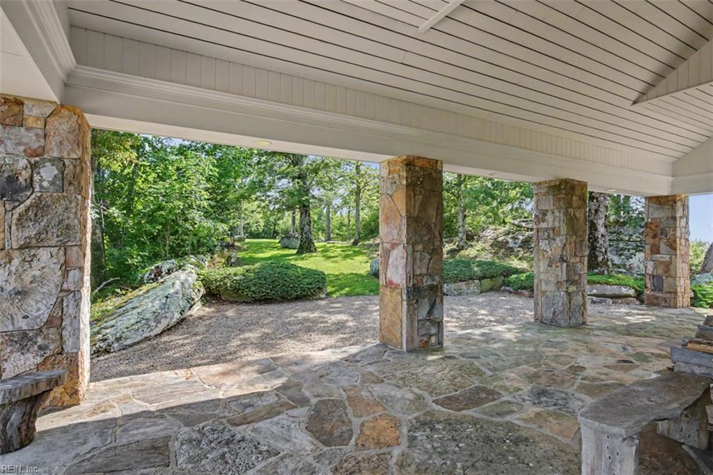 504 Airport Dr Property Photo 46