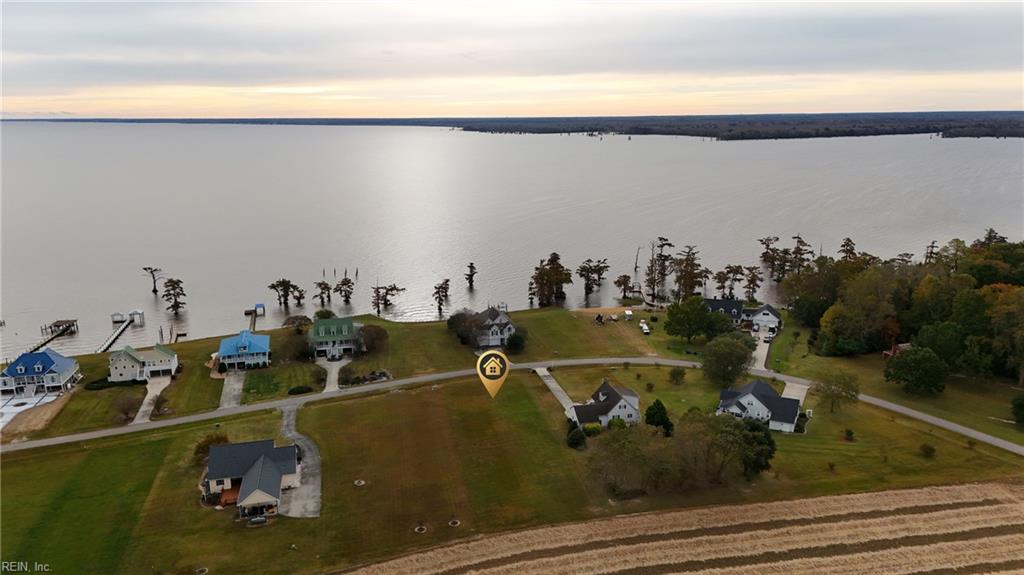 419 Batchelor Bay Dr Property Photo 2