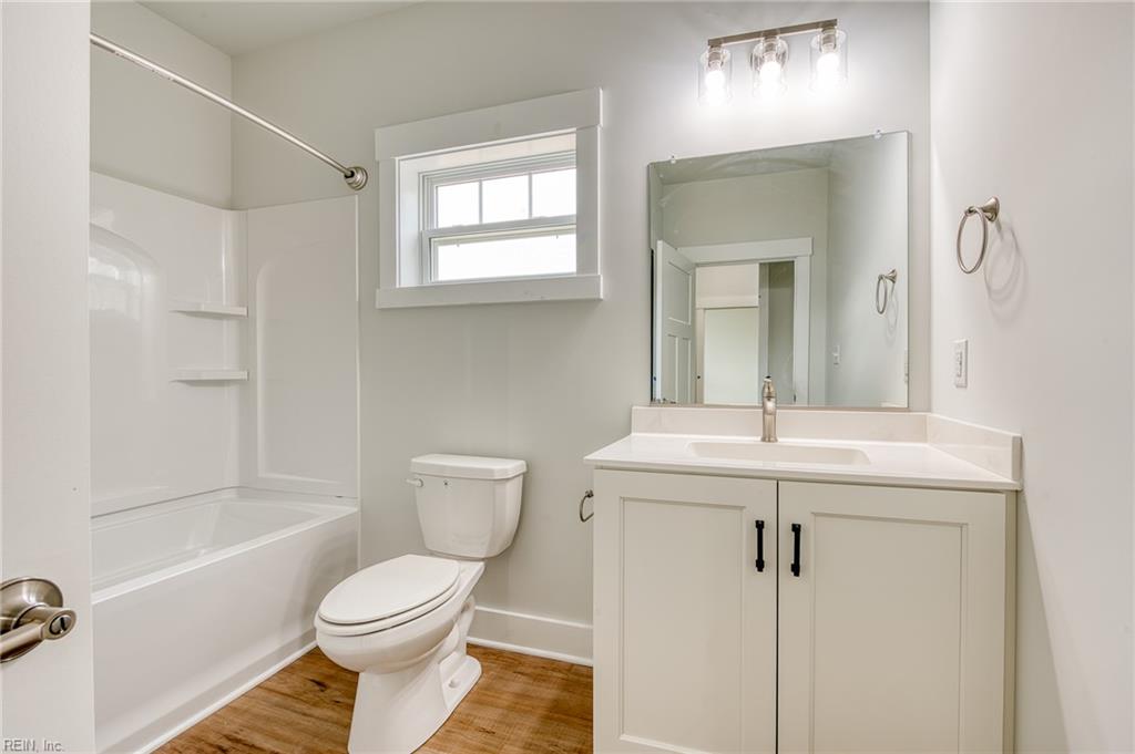 1216 Hitchens Ln Property Photo 6