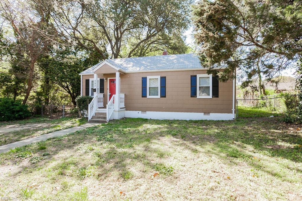 593 Thole St Property Photo 3