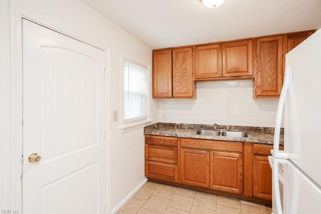 593 Thole St Property Photo 16