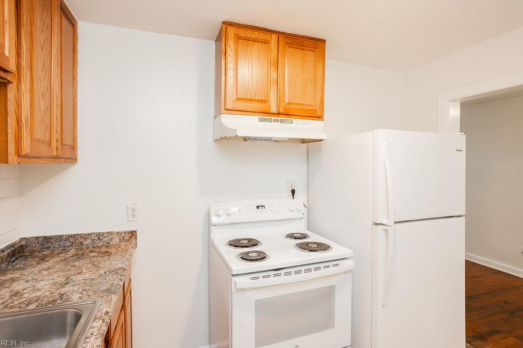 593 Thole St Property Photo 18