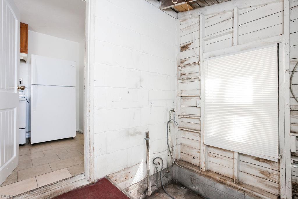 593 Thole St Property Photo 38