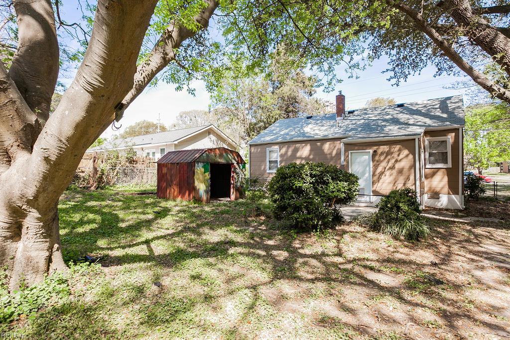 593 Thole St Property Photo 44