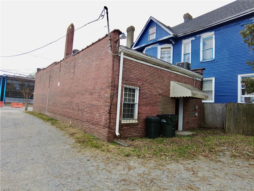 314 W Washington St Property Photo 4