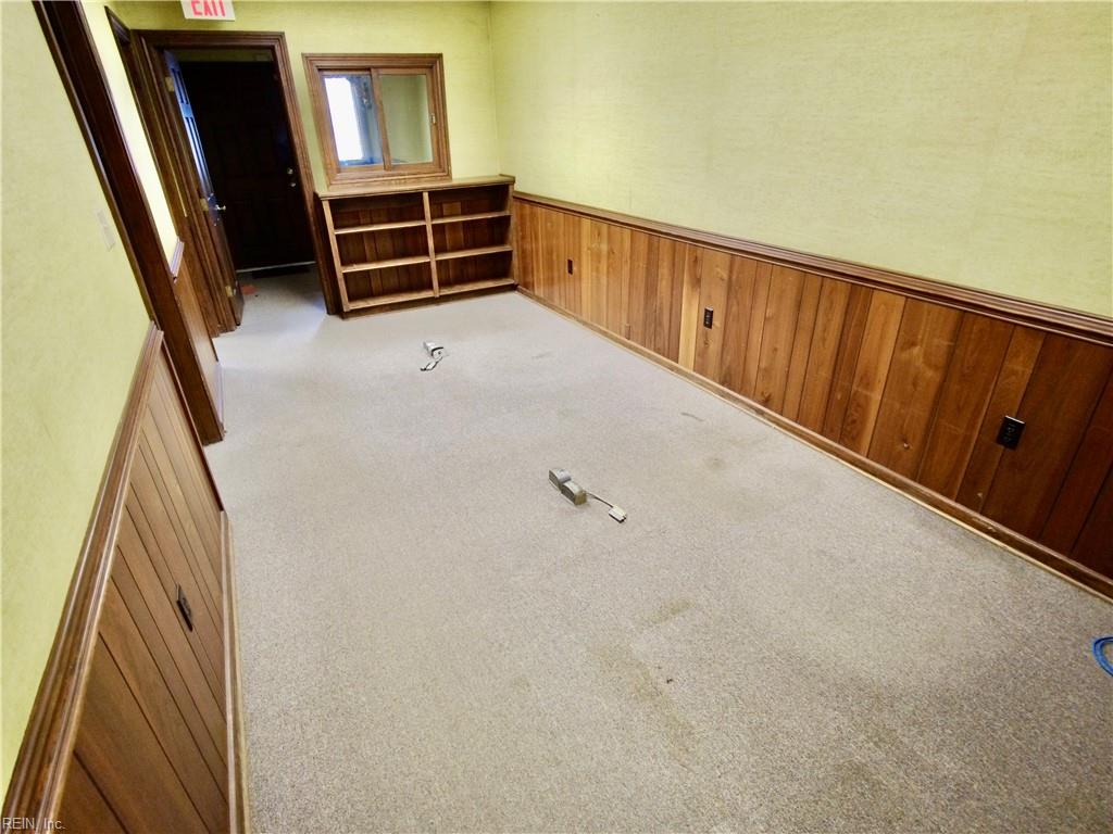 314 W Washington St Property Photo 15