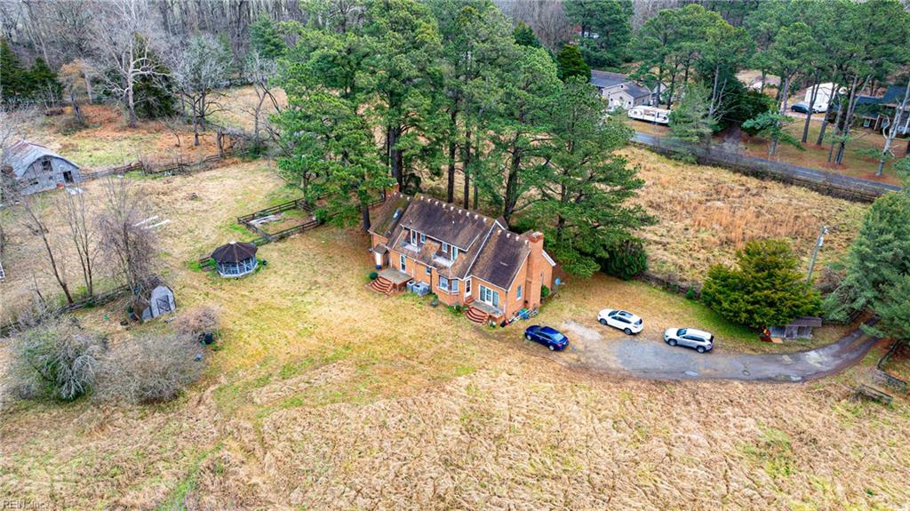 4500 Backwoods Rd Property Photo 11