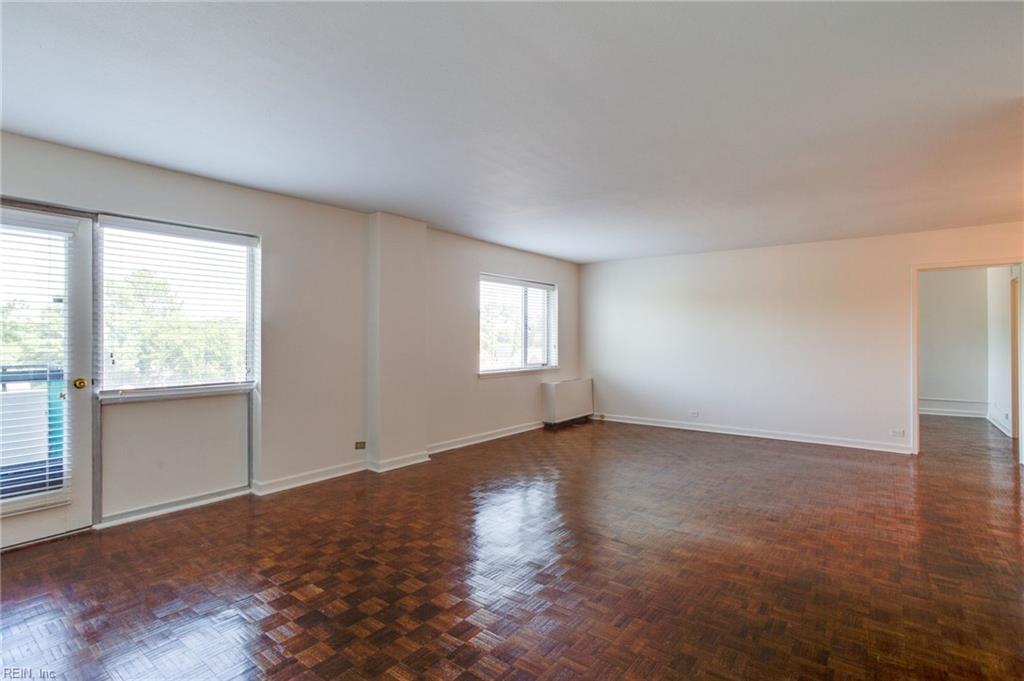 7320 Glenroie Ave Property Photo 6