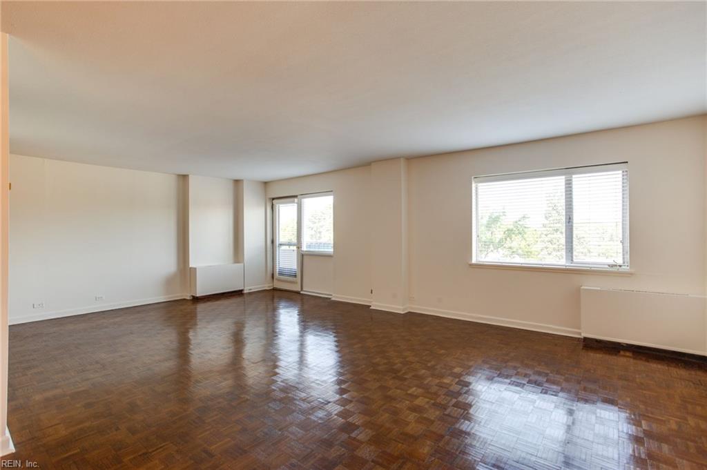 7320 Glenroie Ave Property Photo 9