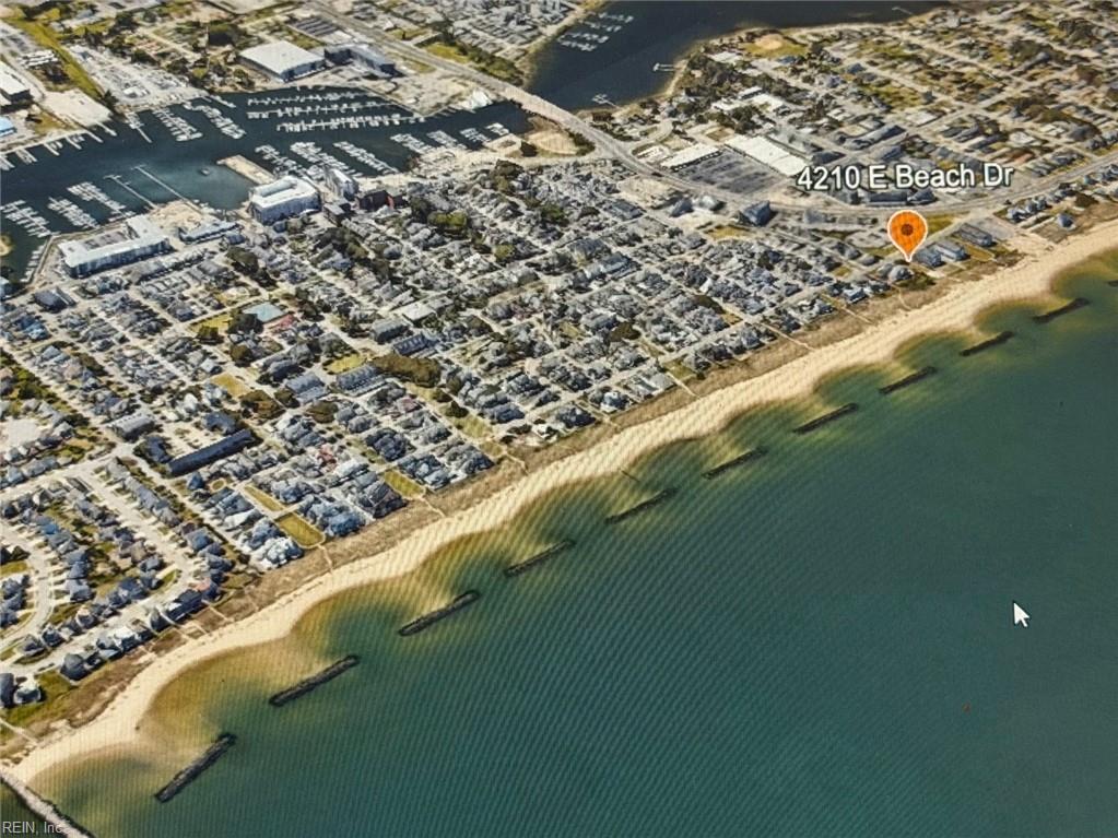 4210a E Beach Dr Property Photo 4