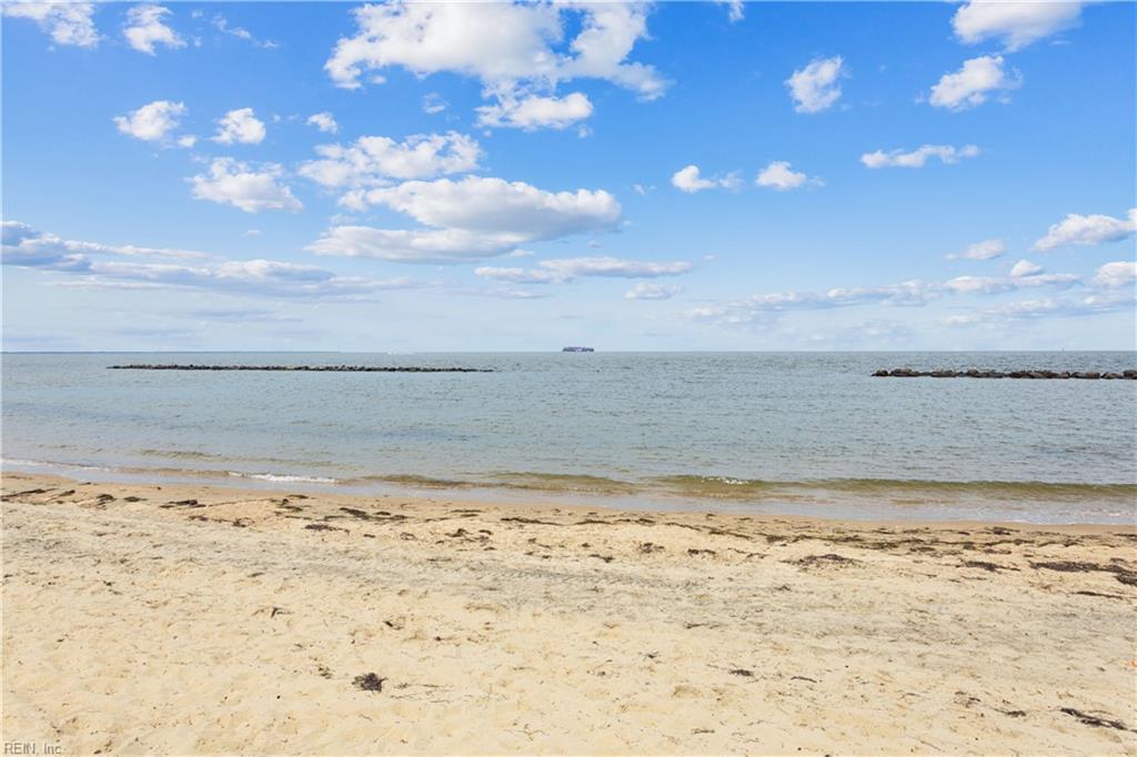 4210a E Beach Dr Property Photo 8