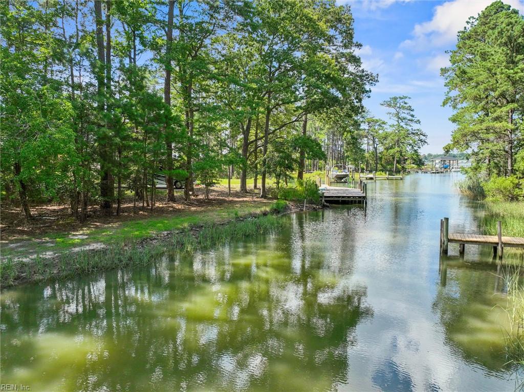 106 Anchor Dr Property Photo 2