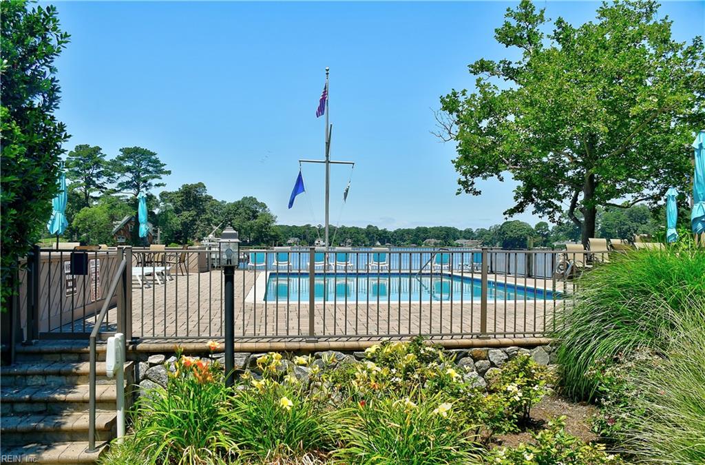 700 Oriole Dr Property Photo 7