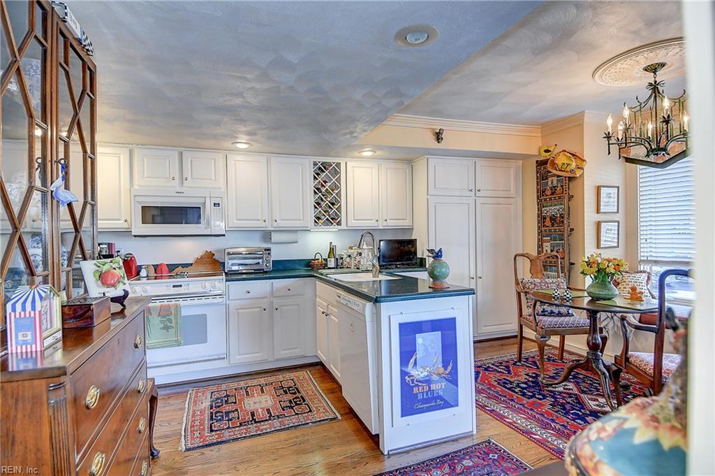 700 Oriole Dr Property Photo 27