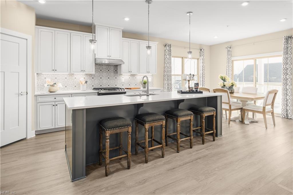 206 Leif St Property Photo 4