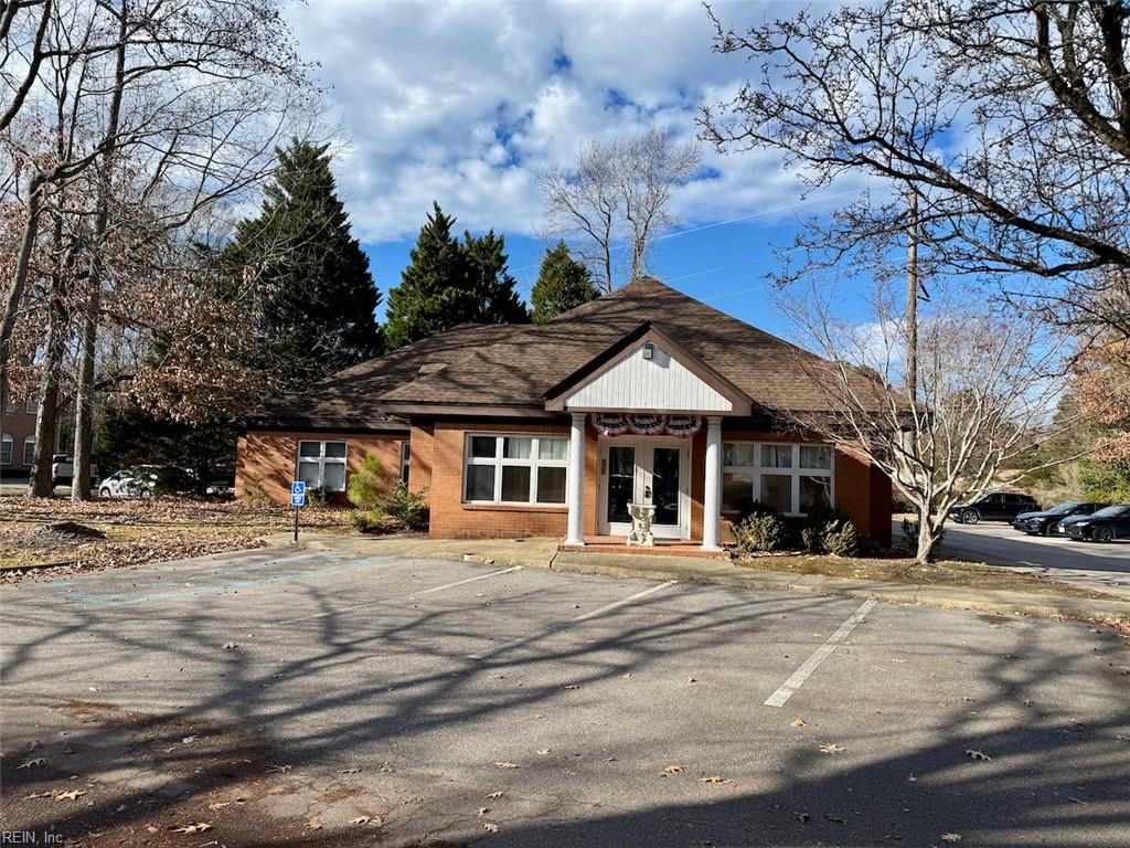 121 Landmark Sq Property Photo 1