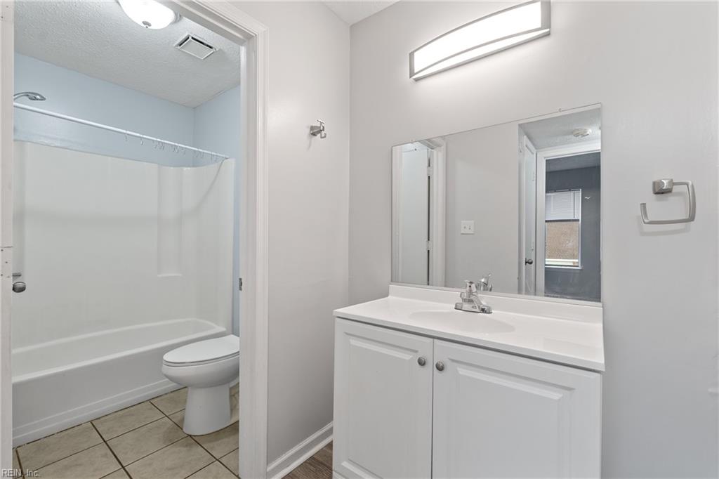 220 Pacific Dr Property Photo 8