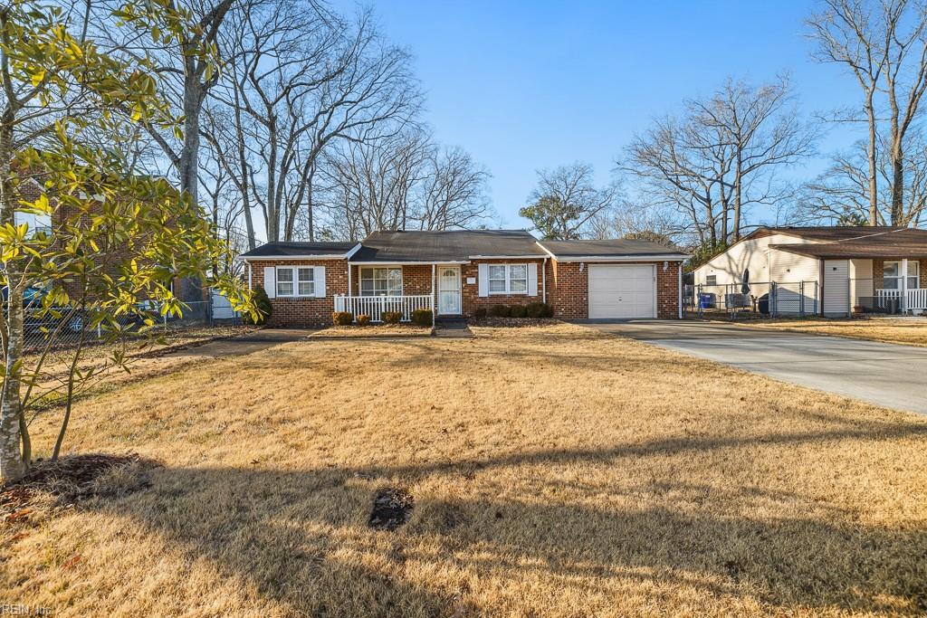 2835 Chesapeake Blvd Property Photo 2