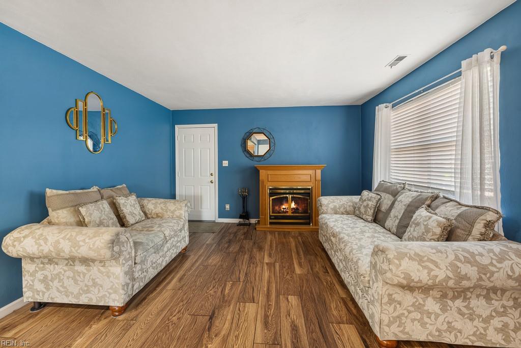 2835 Chesapeake Blvd Property Photo 8