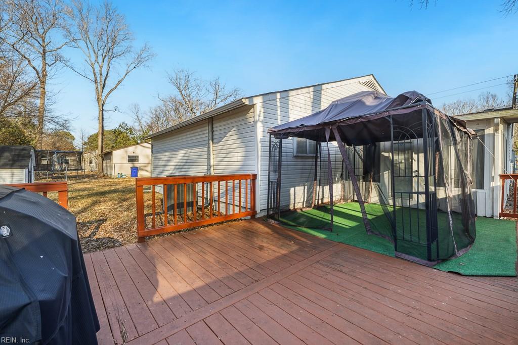 2835 Chesapeake Blvd Property Photo 24