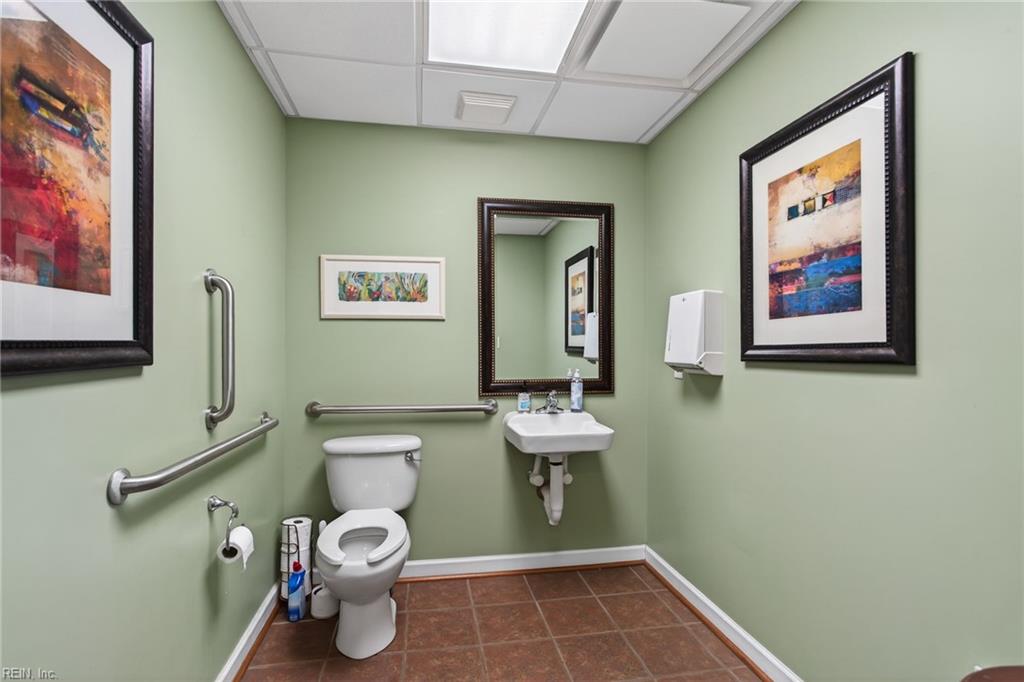 2216 Executive Dr Property Photo 6